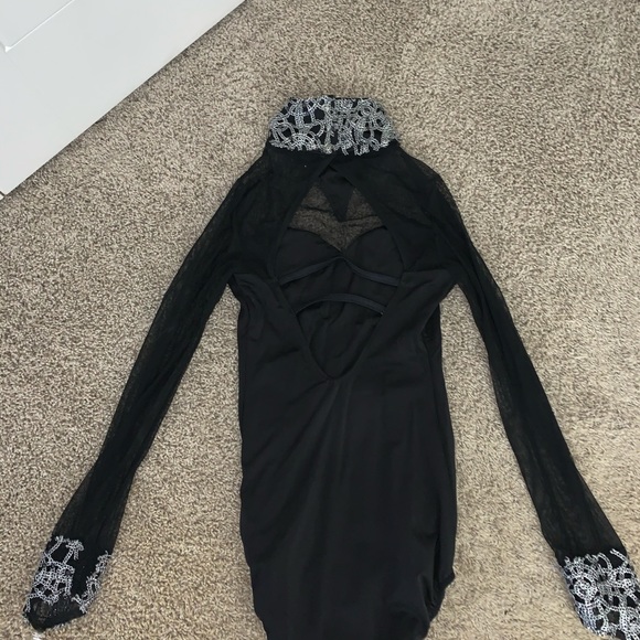 Dance costume - Picture 2 of 3